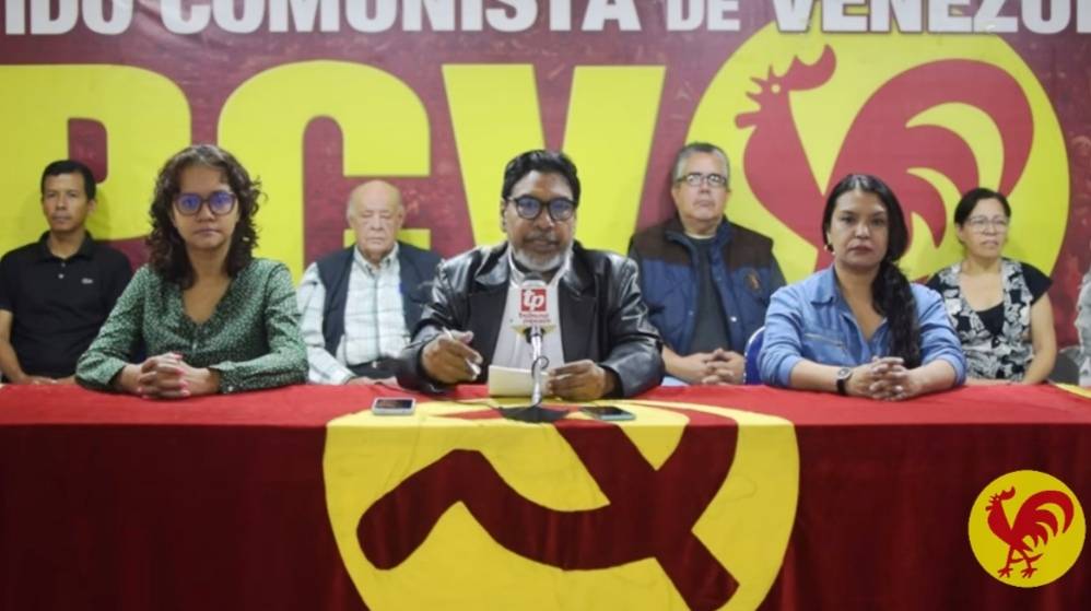 Diputado Óscar Figuera acompañado de la cúpula nacional del PCV
